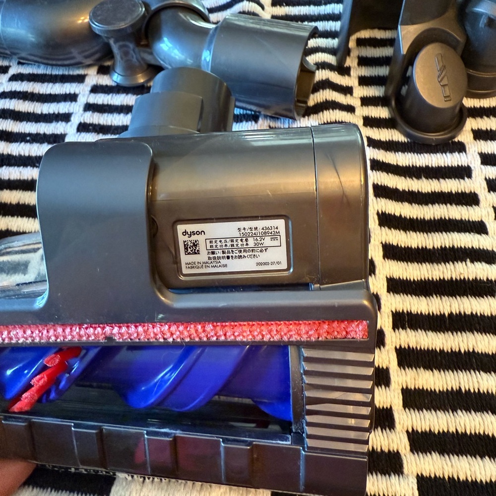 Dyson Vacuum Attachments Lot Multi Angle Dust Brush Reach Under anti tangle crew - Picture 6 of 10